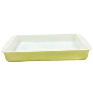 Vintage Pyrex 232 Lime Green 2-quart Rectangular Casserole Baking Dish.